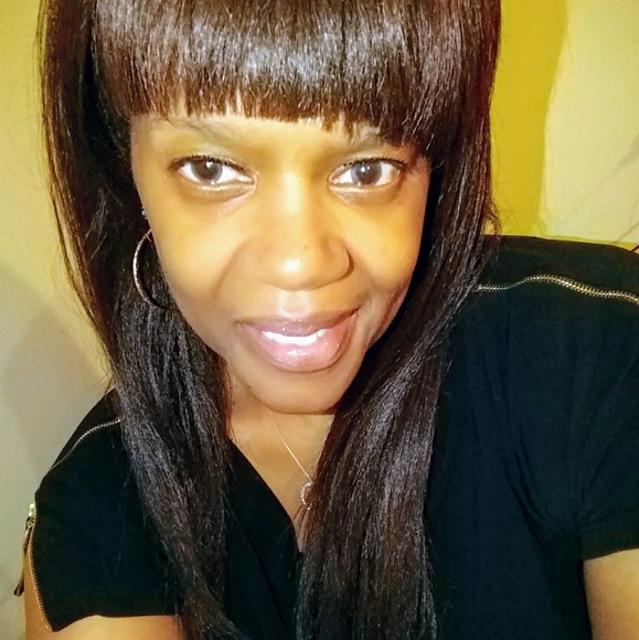 Meet your Posher, Pamela - Picture 2 of 3